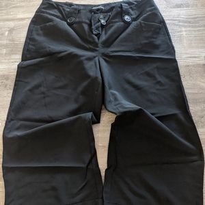 Women's Capri Style Black Pants